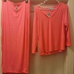 Long skirt split in back (vneckribbe/pink)